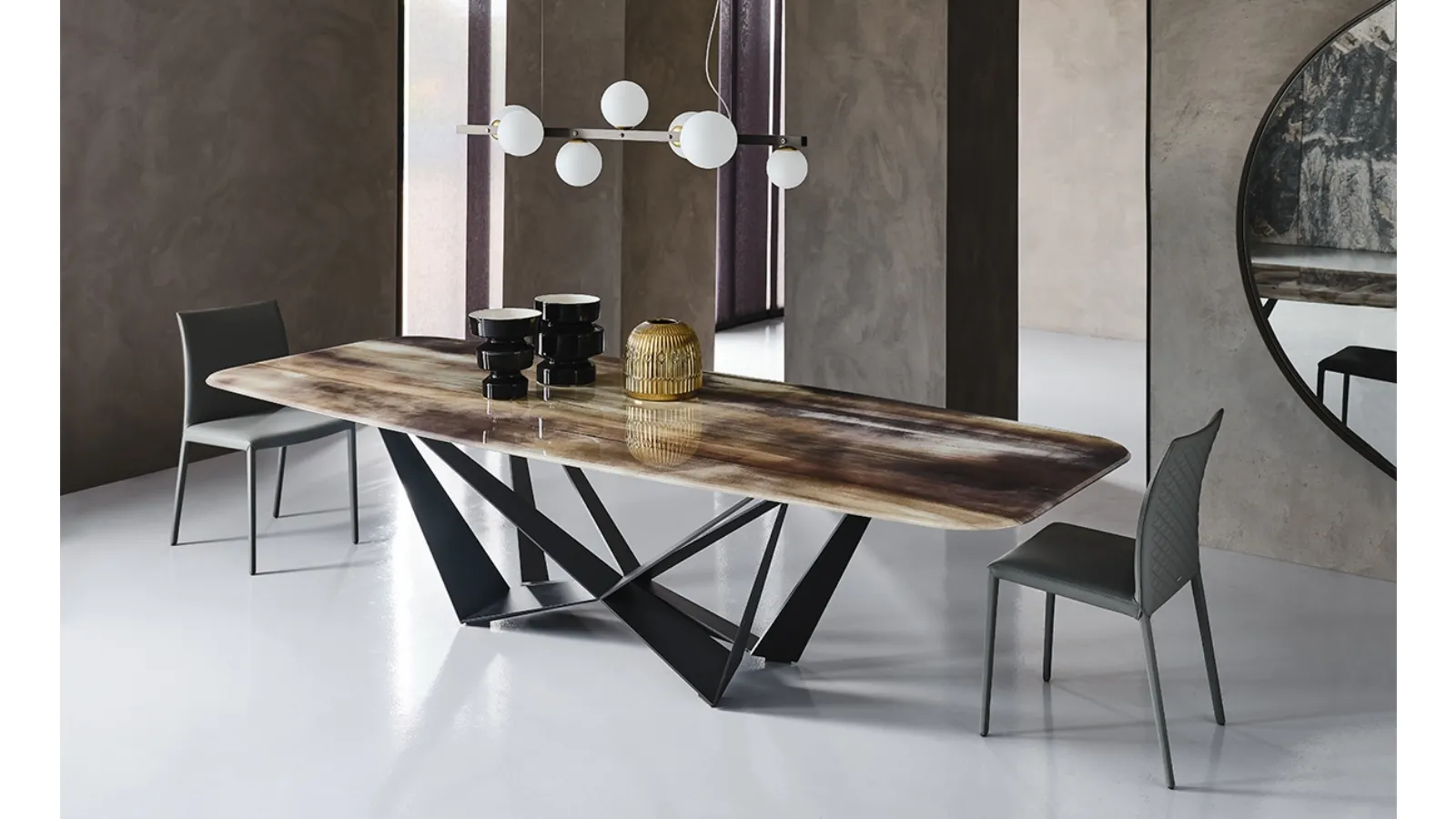 Table with metal base and glass top featuring the Skorpio Crystalart artistic print by Cattelan Italia