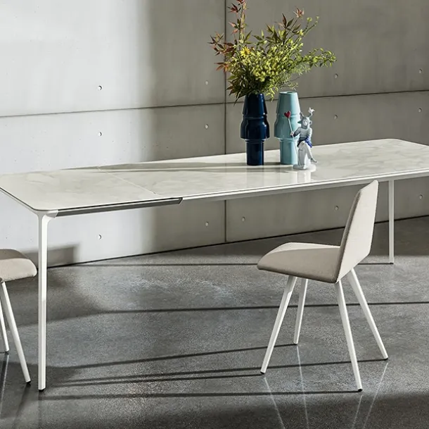 Slim extendable table with Sovet ceramic top