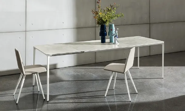 Slim extendable table with Sovet ceramic top
