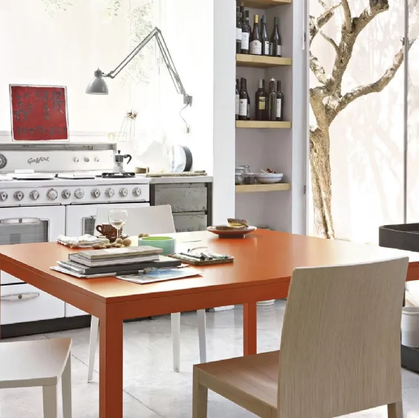 Sosia Table with Matte Lacquered Finish by Lema