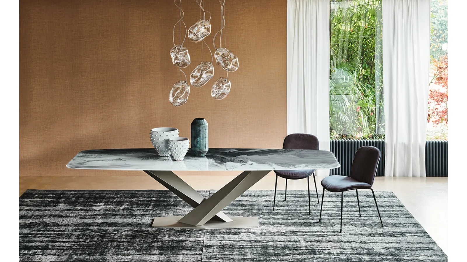 Table with a decorative artistic print Stratos Crystalart glass top by Cattelan Italia