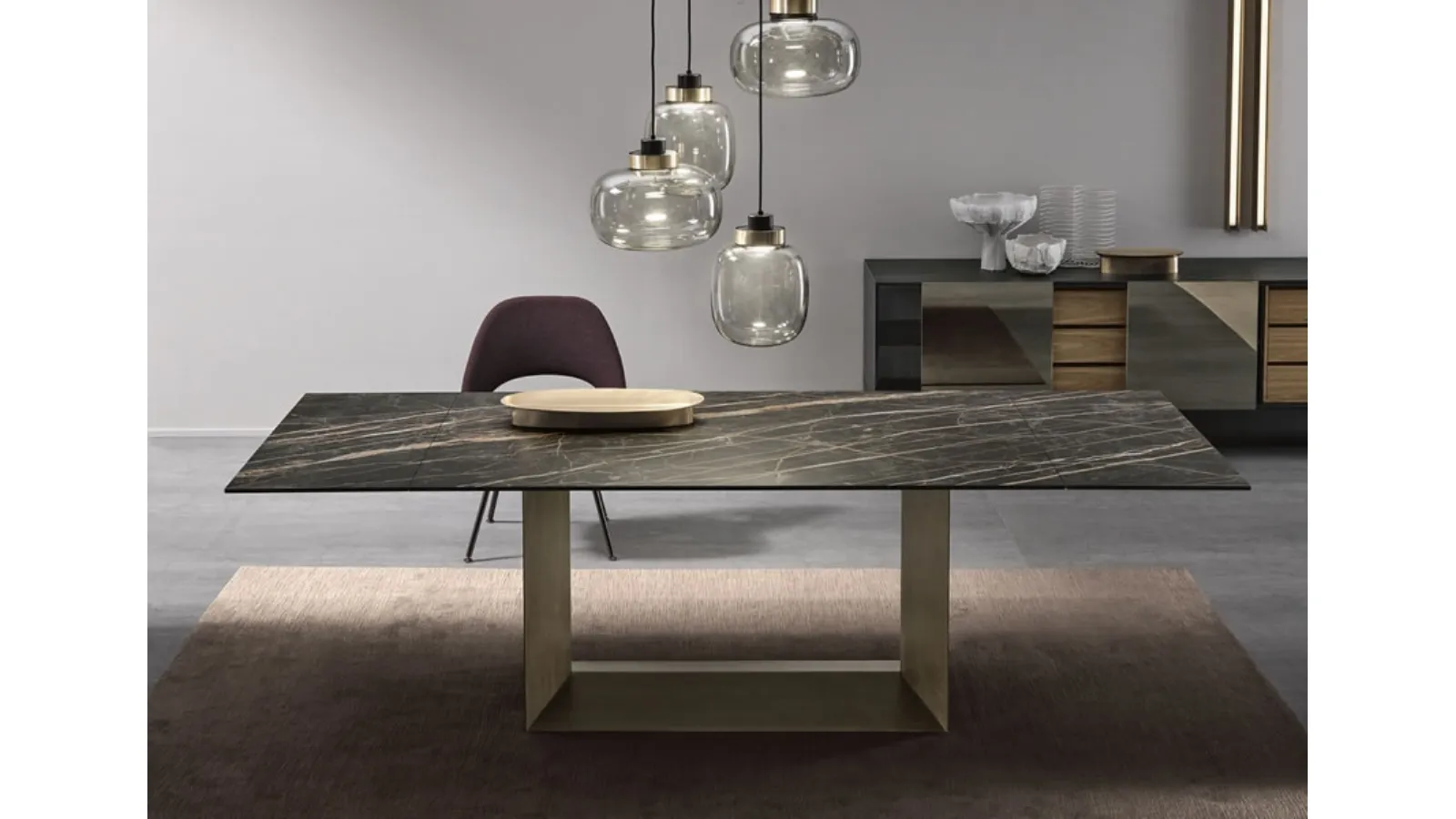 Ceramic table with side extensions and T5E metal base by Tonelli
