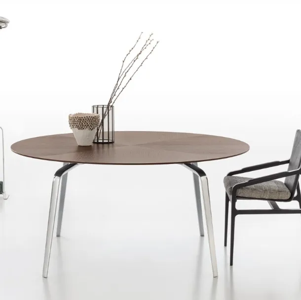 Round table with walnut top and aluminum casting base Teseo Round by Alivar