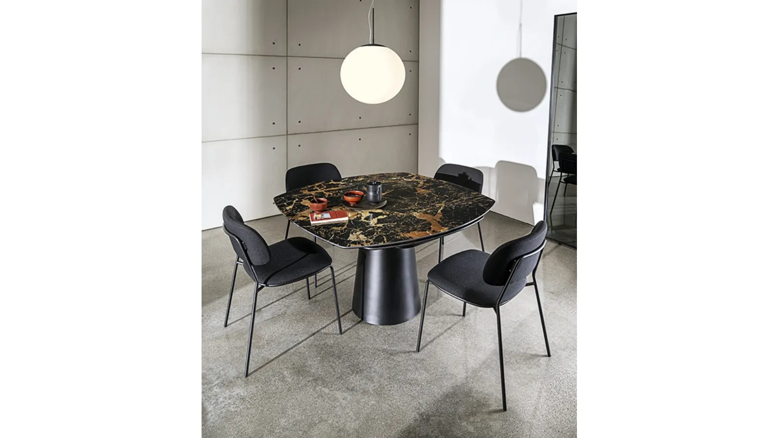 Sovet Extending Totem Table