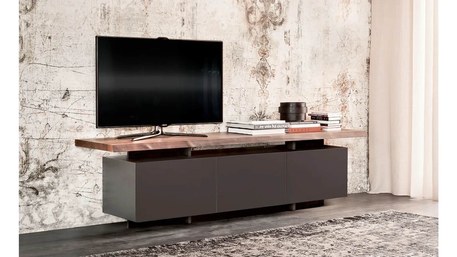Seneca TV Stand in lacquered finish with wooden top by Cattelan Italia