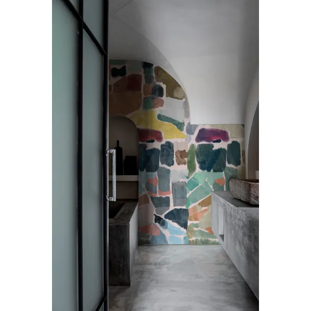 Indoor waterproof wallpaper Dedalo with geometric graphics inspired by the urban aesthetic of Wall&Decò