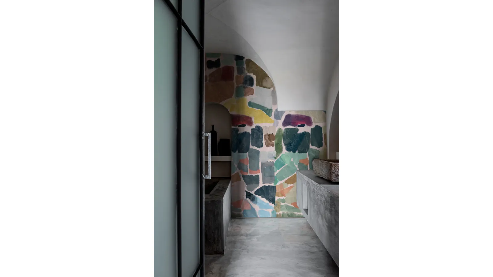Indoor waterproof wallpaper Dedalo with geometric graphics inspired by the urban aesthetic of Wall&Decò