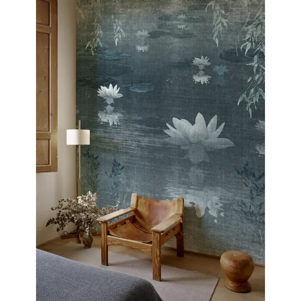 Vinyl wallpaper Etoile with water lilies floating on water by Wall&Decò