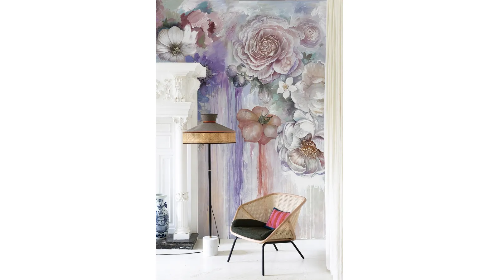 Floral wallpaper with delicate colors Juice of life by Wall&Decò