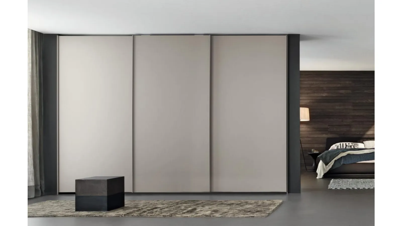 Arizona wardrobe with sliding doors, matte lacquered by Giellesse