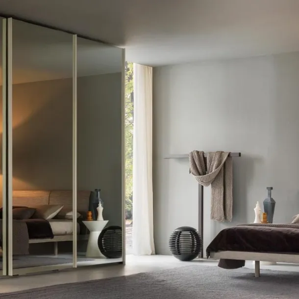 Arizona wardrobe with sliding mirrored doors by Giellesse