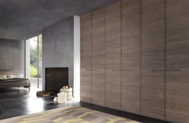 Atlantic wardrobe in oak with hinged doors by Giellesse