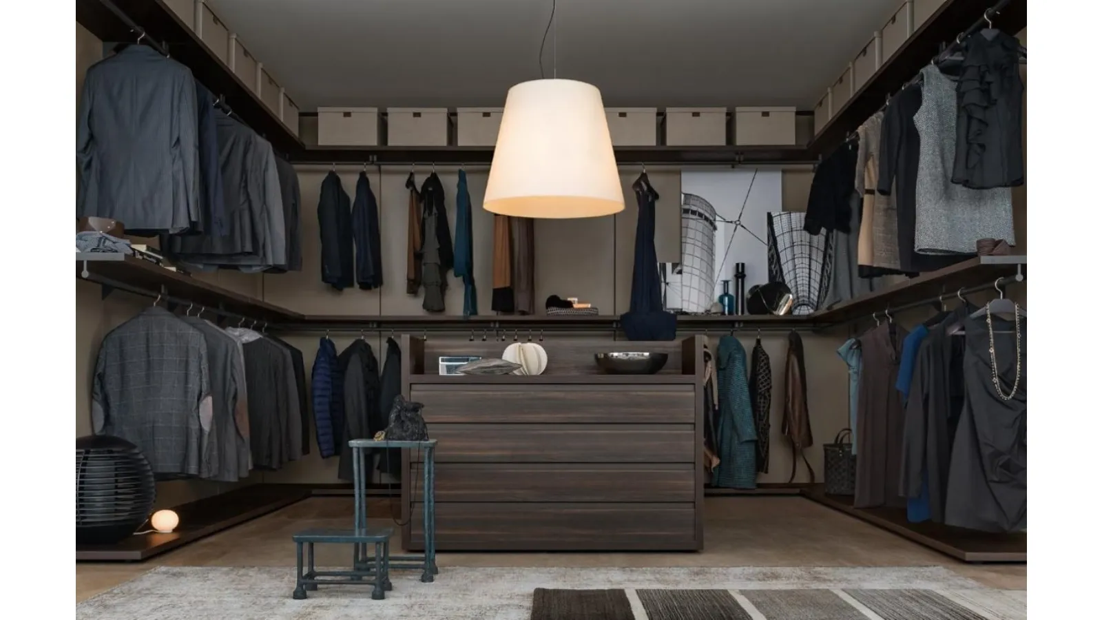 Walk-in Closet Cabin 02 in melamine wood effect by Giellesse