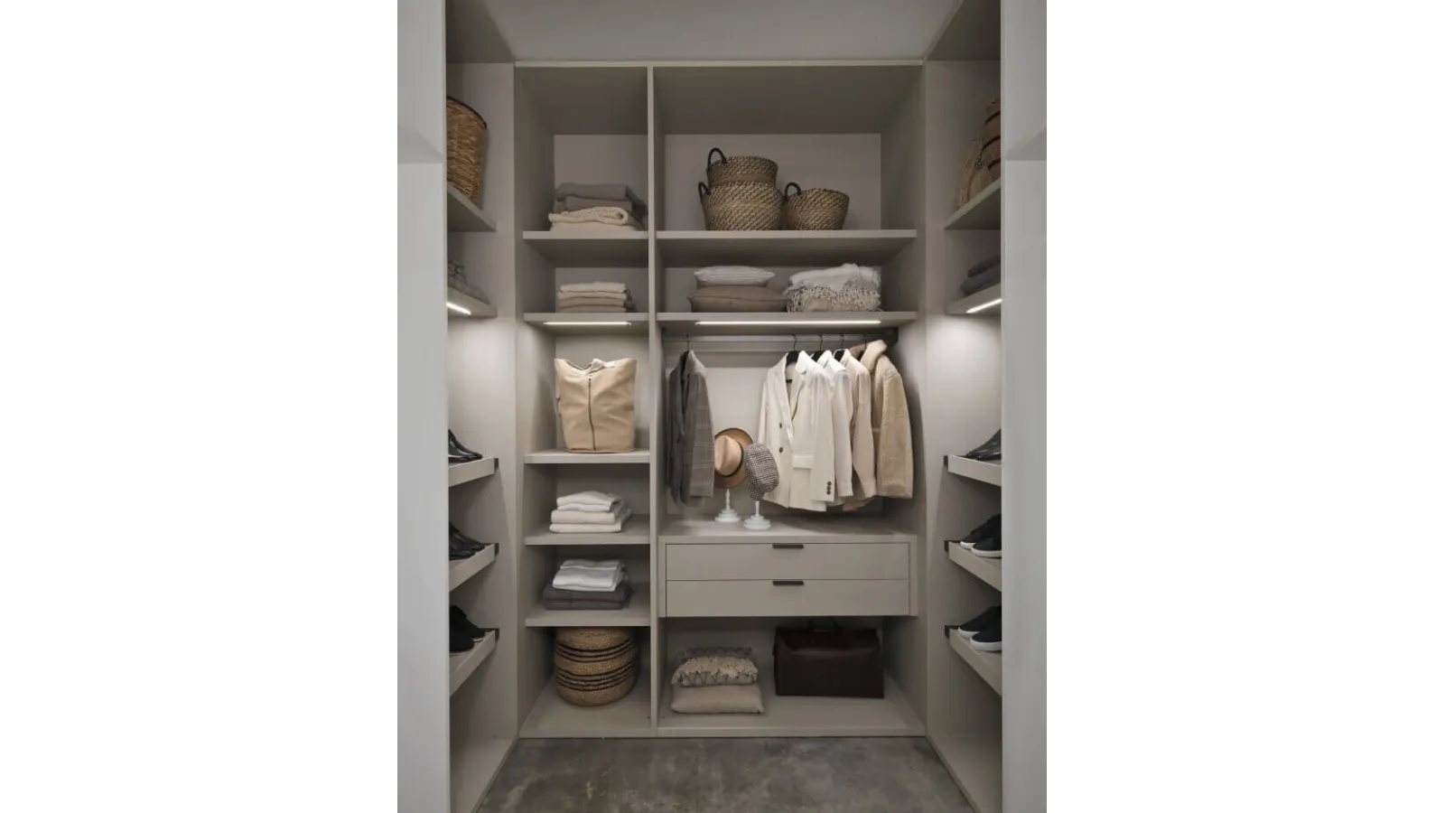 Free SM003 Walk-in Closet by Zalf