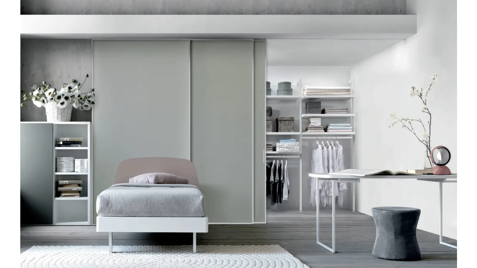 White Simply comp 316 walk-in closet by Doal
