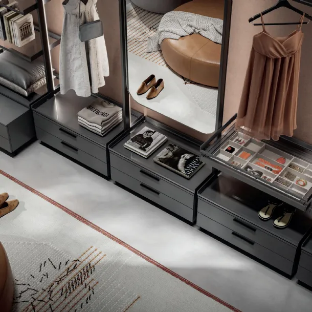 Venere comp 305 Walk-in Closet by Doal