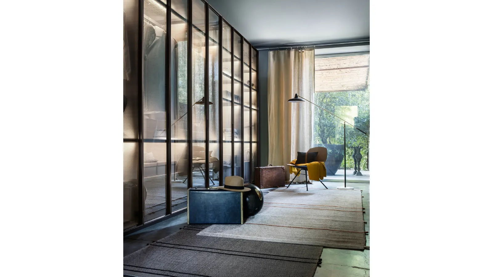 Wardrobe with hinged door Dandy by Lema