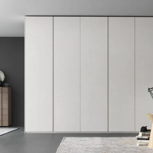Wardrobe with hinged doors Glide matte lacquered by Giellesse