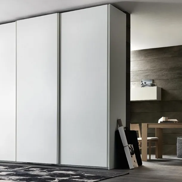 Wardrobe with Glide sliding doors by Giellesse