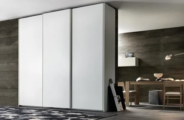 Wardrobe with Glide sliding doors by Giellesse