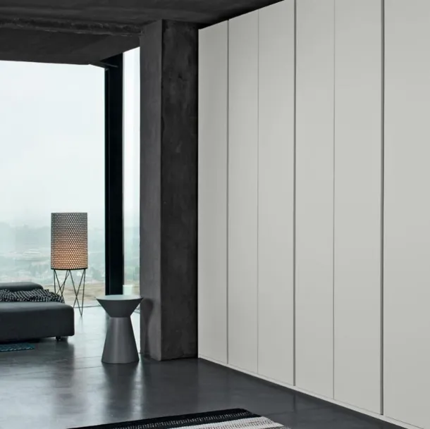 Giellesse Matte Lacquered Groove Wardrobe