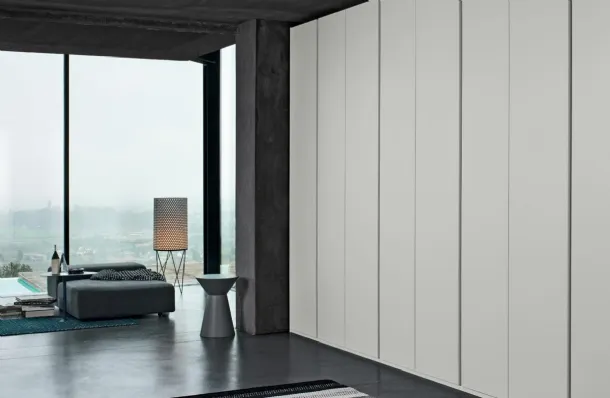 Giellesse Matte Lacquered Groove Wardrobe