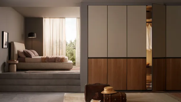 Lena wardrobe with hinged doors in lacquered finish and Lema essence