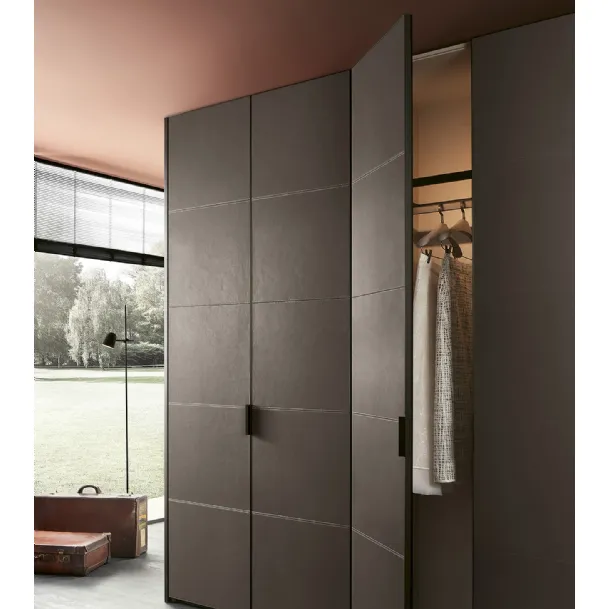 Wardrobe with hinged door upholstered in faux leather and aluminum handle Nur by Lema