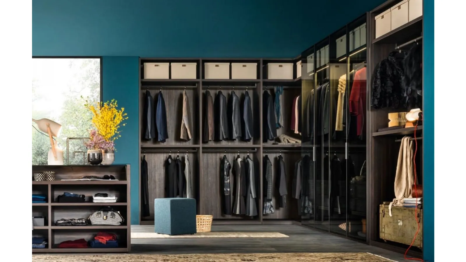 Pivot corner wardrobe with glass and aluminum doors by Giellesse