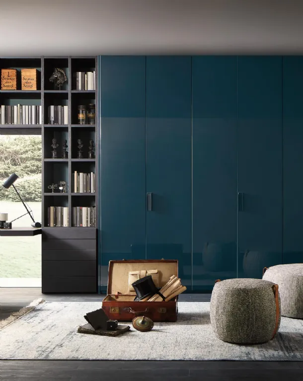 Wardrobe with hinged doors Prima in glossy lacquer by Lema
