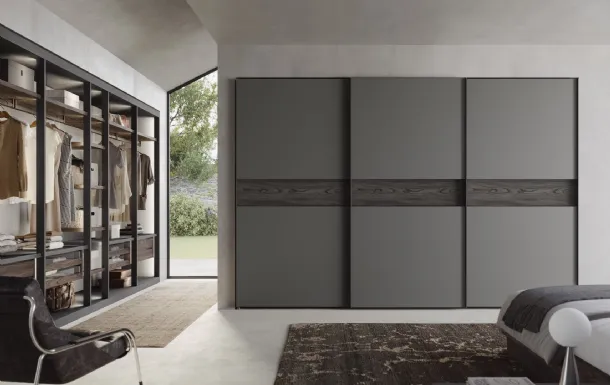 Wardrobe with sliding Strip doors by Fimar